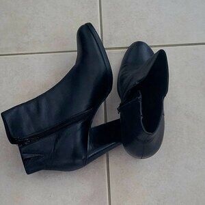 Le Chateau Ankle Boots